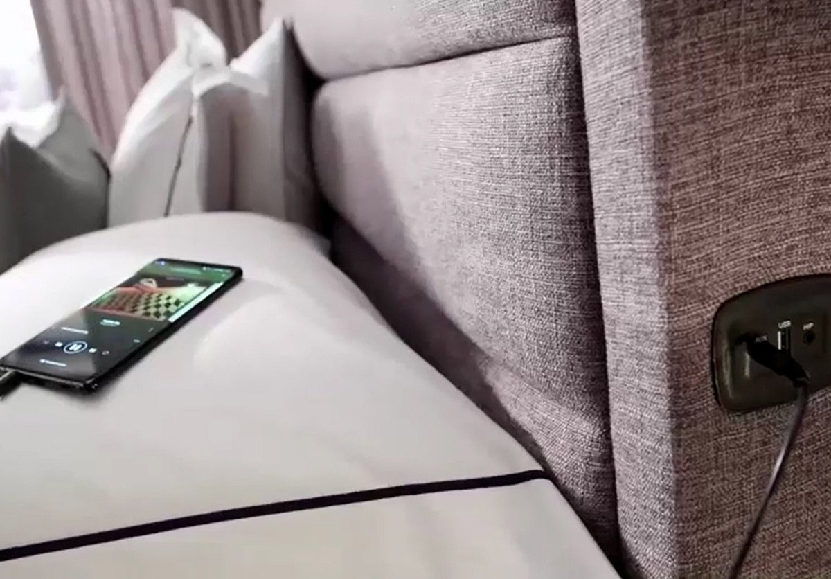 Detail of the integrated connectivity hub with USB ports